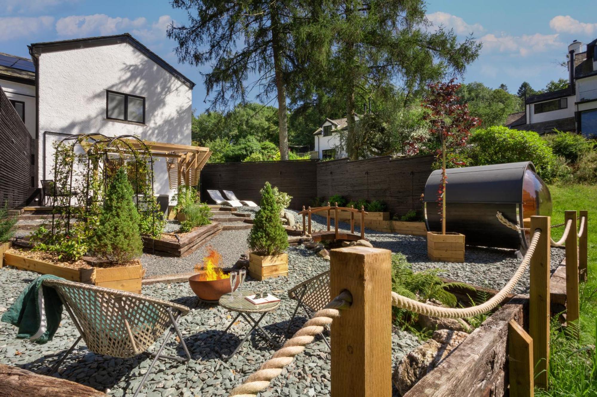 Aphrodites Group - Luxury Hot Tub Suites In Central Lake District! Боунес-он-Уиндермер Экстерьер фото