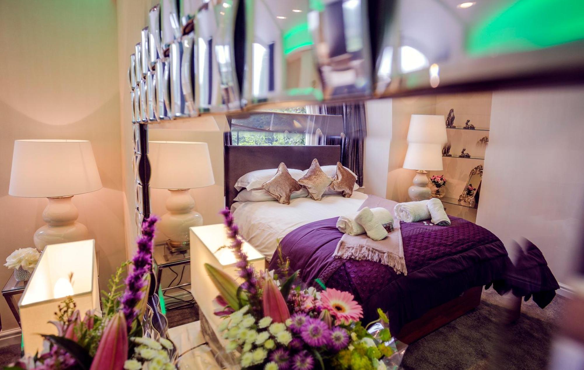 Aphrodites Group - Luxury Hot Tub Suites In Central Lake District! Боунес-он-Уиндермер Экстерьер фото