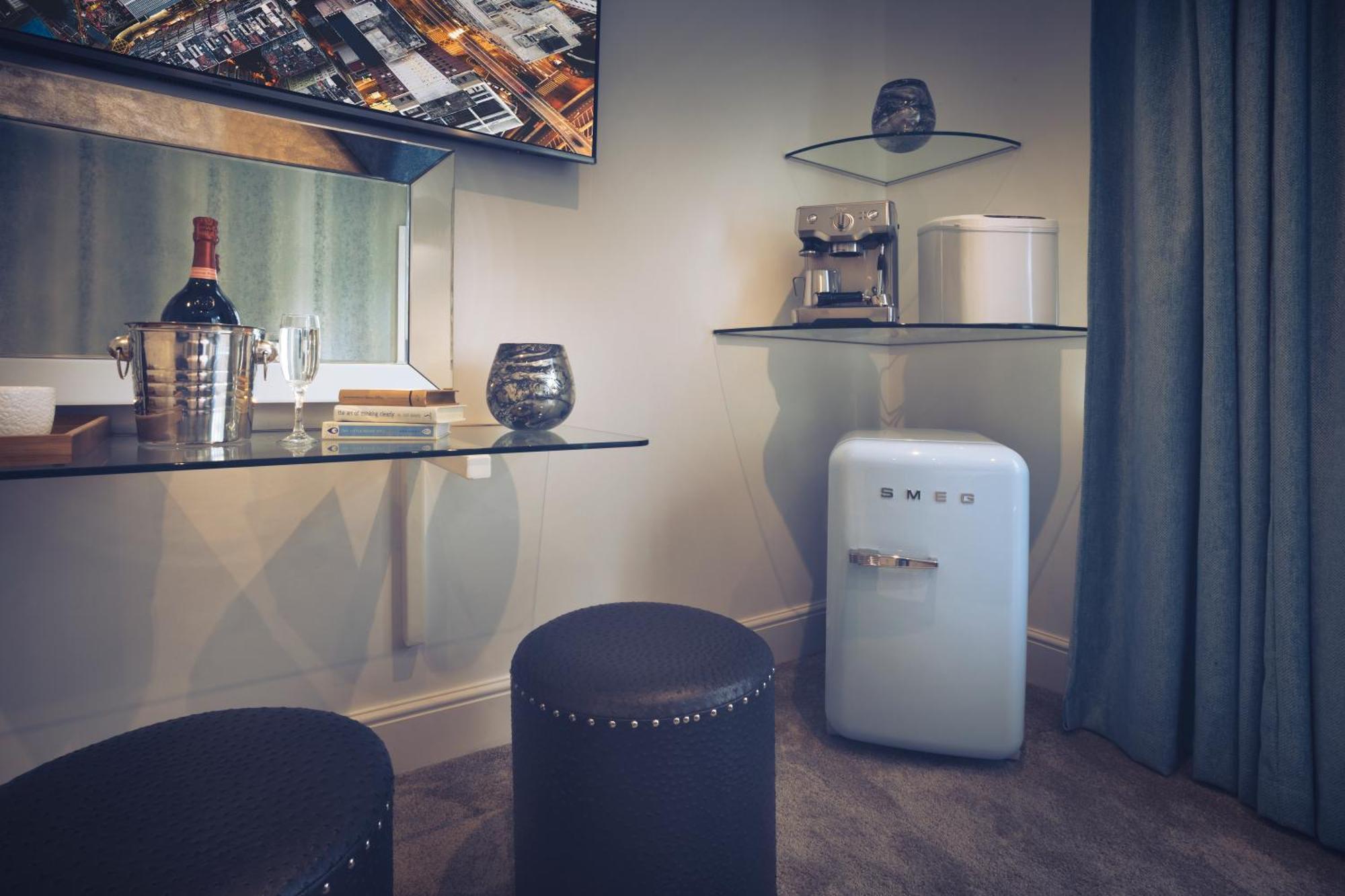 Aphrodites Group - Luxury Hot Tub Suites In Central Lake District! Боунес-он-Уиндермер Экстерьер фото